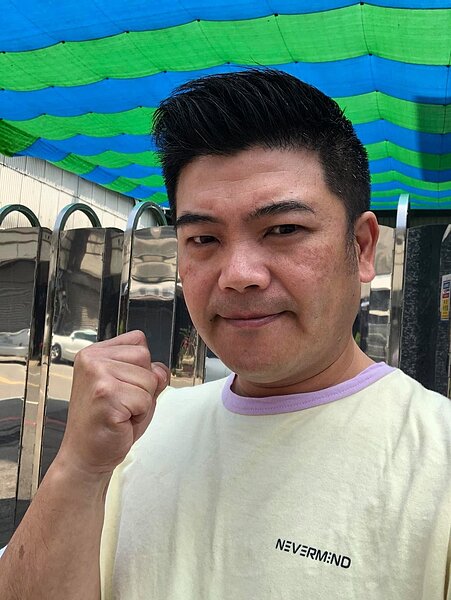 馬國畢欠下龐大賭債,目前努力賺錢還債。圖/摘自臉書