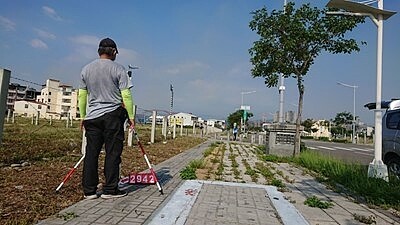 14期重劃區陸續埋設界標，中市地政局籲所有權人妥善維護。圖／台中市政府提供