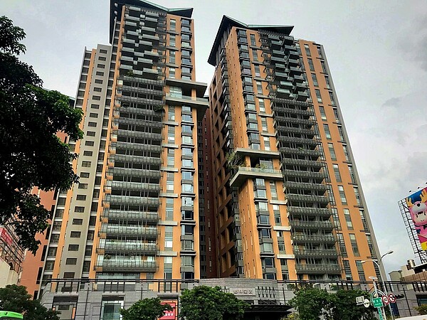 台中豪宅建案「鄉林皇居」屋齡9年,目前待售數量有291筆。圖/好房網News記者黃暐迪攝