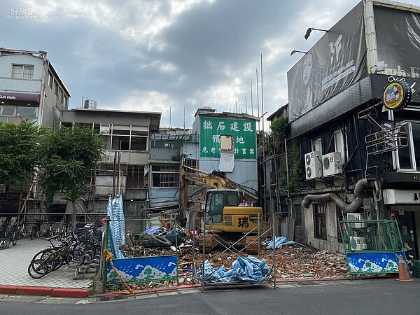 捷運士林站旁的危老改建案。  好房網News記者楊欽亮／攝