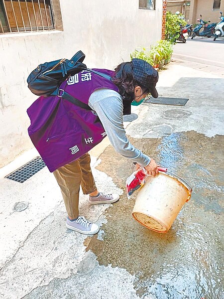 桃園市衛生局提醒民眾落實巡、倒、清、刷4步驟，避免孑孓孳生。圖／桃園市衛生局提供