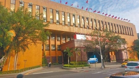 知名建商邱麟涉嫌炒股，台北地檢署28日指揮調查局約談他。(資料照片)