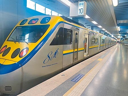 交通部規畫未來要讓台鐵退出基隆火車站,並以輕軌取代八堵至基隆站的鐵路。(吳康瑋攝)