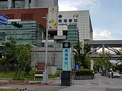 他想找南港車站周邊房子　因一句話惹怒網友：你穿越來的嗎？