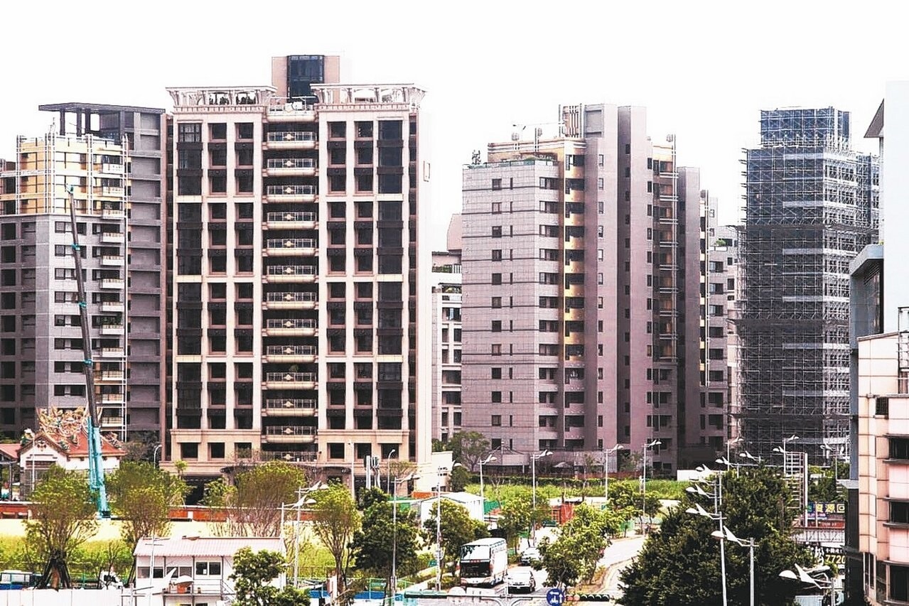 房貸利率下殺到地板價,除青安貸款之外,公教人員、菁英族群的優惠房貸利率,也出現低於1.40%的行情。(本報系資料庫)