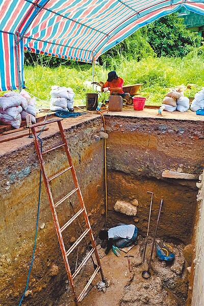 基隆市文化局在平一路及和一路，分別挖掘到西班牙修道院、圓山文化和鐵器時代考古遺址，成果豐碩。（基隆市文化局提供／吳康瑋基隆傳真）