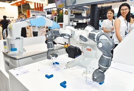 台經院預估,下半年整體製造業景氣燈號可望由上半年的藍燈轉為黃藍燈。(本報資料照片)