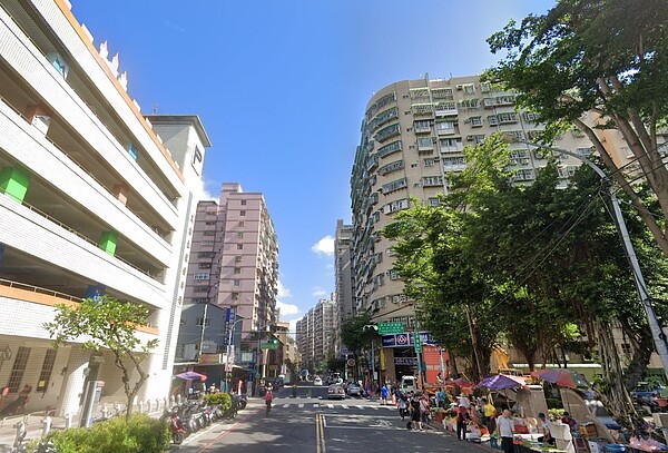 中和民德路獲「最受歡迎生活圈」，房價也較親民。圖／取自google map