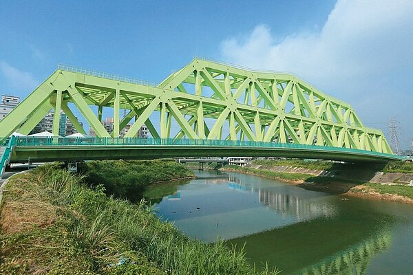 2015年通車的新北市汐止新社后橋,第二層預留捷運民生汐止線的軌道空間。圖/新北市捷運局提供