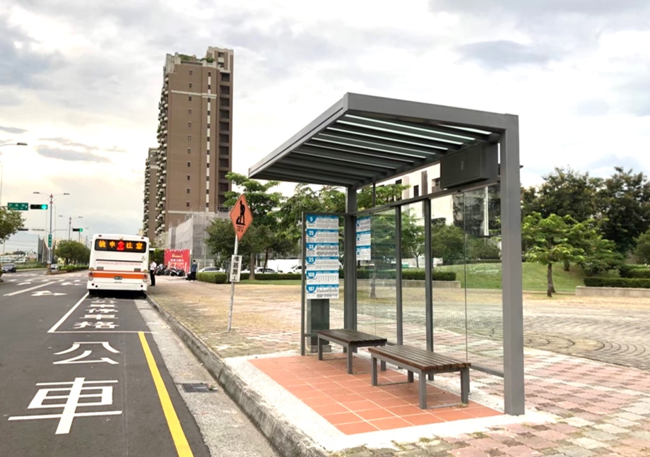 台中市公車亭、專用道候車站開放認養可設置廣告與裝置藝術。圖／台中市交通局提供