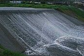 大甲溪底洞呈美景　民眾建議促早開發