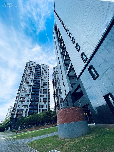 八年二十萬戶社會住宅是蔡政府最重要的住宅政策之一。圖為林口世大運社會住宅。 好房網News楊欽亮 / 攝