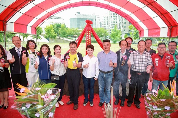 滿足高鐵特區發展需求,盧市長主持烏日旭光國小新校舍開工 。圖/台中市政府教育局提供