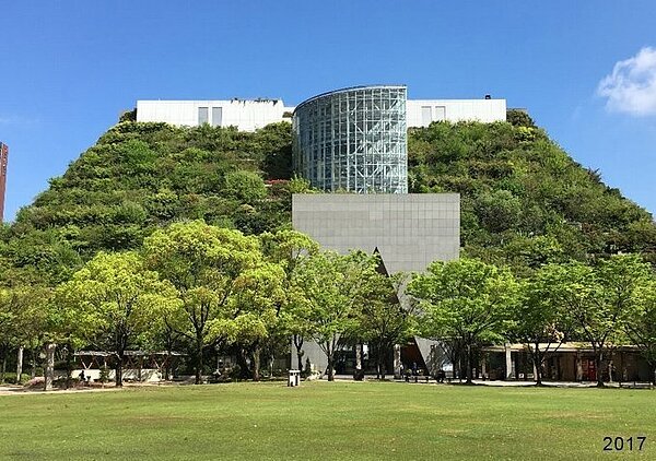 2017年的アクロス福岡。圖取自Jタウンネット