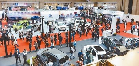 7月車市單月掛牌數逼近4.4萬台,比上月再增加6.2%。(本報資料照片)