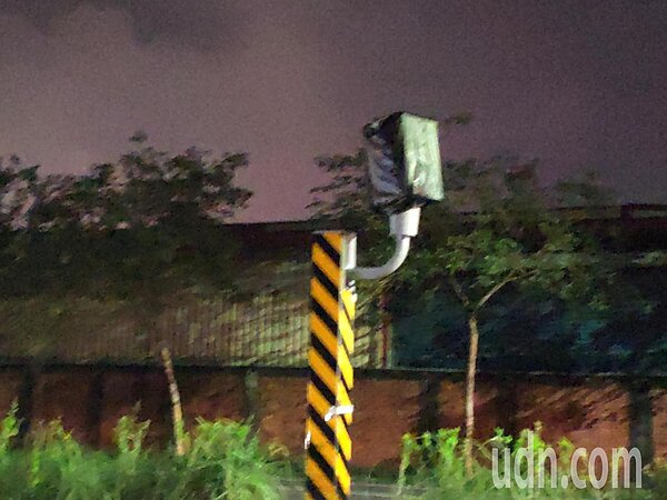 緊臨南科的這座測速照相桿將啟用,限速70公里。記者謝進盛/攝影