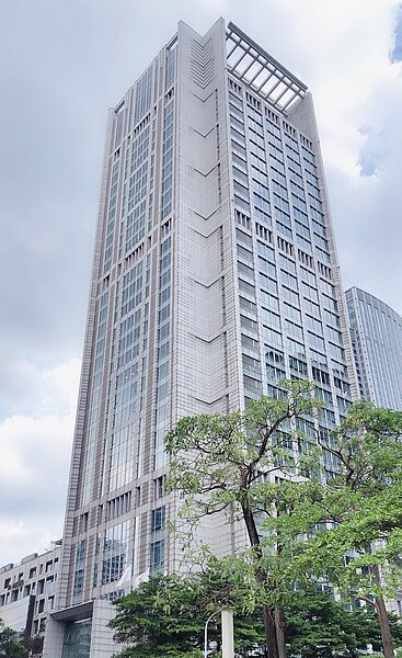 信義區統一國際大樓16樓,以每坪換算為新台幣179萬元,售予給營展開發實業,創下信義區商辦交易紀錄的歷史新高。圖/世邦魏理仕提供