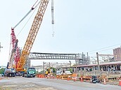 大甲火車站人行跨越橋7月完工