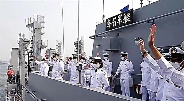 海軍磐石艦爆發新冠肺炎感染，確診者已有36人。（軍聞社）