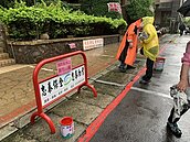 出來混遲早要還！社區佔公有地劃車位遭強制收回