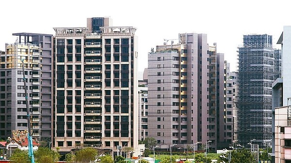 中央銀行公布,五大銀行4月新增房貸利率重挫0.212個百分點,落於1.381%,刷新歷史新低。圖/聯合報系資料照