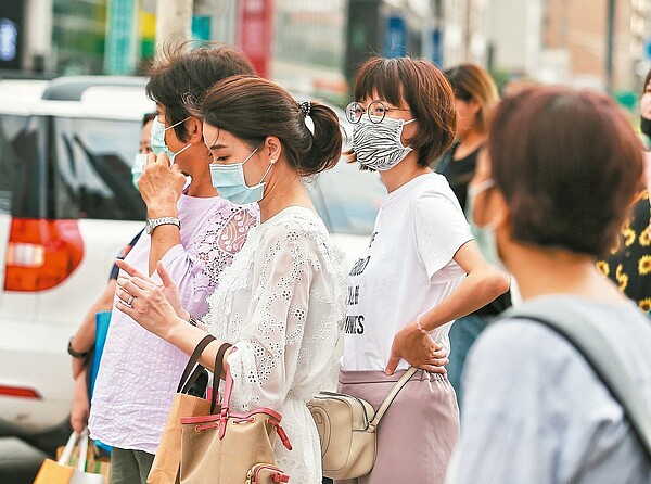 口罩解禁預計6月1日實施。 記者曾原信/攝影