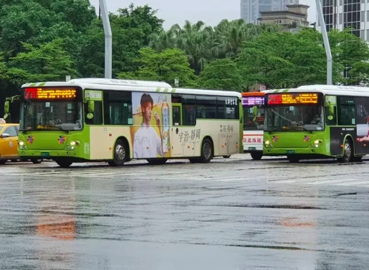 台北市市政會議26日通過北市聯營公車運價調整案，北市公車運價調漲0.7163元，但公車票價不變。圖／聯合報系資料照