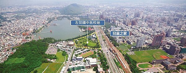 高雄市「蓮潭湖畔地上權開發案」(黃色範圍)27日第五度公告招商,權利金底價26.62億元。圖/高雄財政局提供
