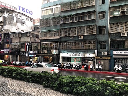 台電在5月7日大停電,範圍有中正區、大安區、中山區以及松山區,商家密集。圖/汪志冰提供