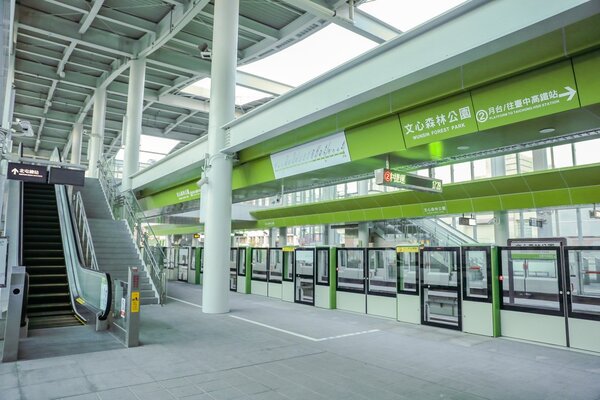 台中捷運綠線今年底通車，但捷運車站聯合開發與火車站專用區招商不順。圖／台中市府提供
