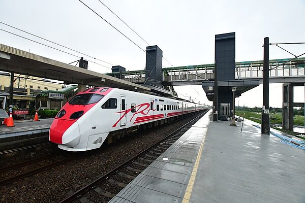 海線鐵路白沙屯車站新建4座無障礙電梯昨天啟用。圖／攝影工作者張文煥提供