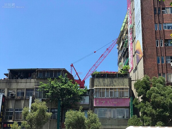 各地新建案百花齊放根據內政部統計,108年核發住宅類建造執照有14萬8566宅,創下近10年新高。圖/好房網News記者黃暐迪攝影