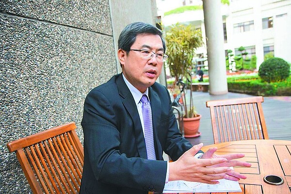 新北市財政局長李泰興預估,市府今年稅收恐因疫情短收近80億。 圖/聯合報系資料照片
