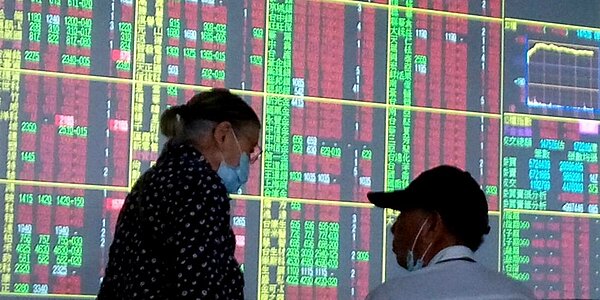 台指期重返萬一關卡。圖/中時電子報資料照