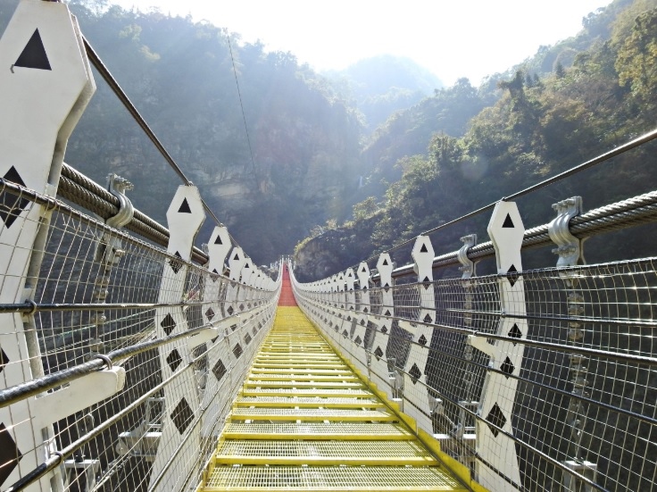 位於南投縣信義鄉的「雙龍七彩吊橋」將在6月20日開放啟用。圖／南投縣政府提供
