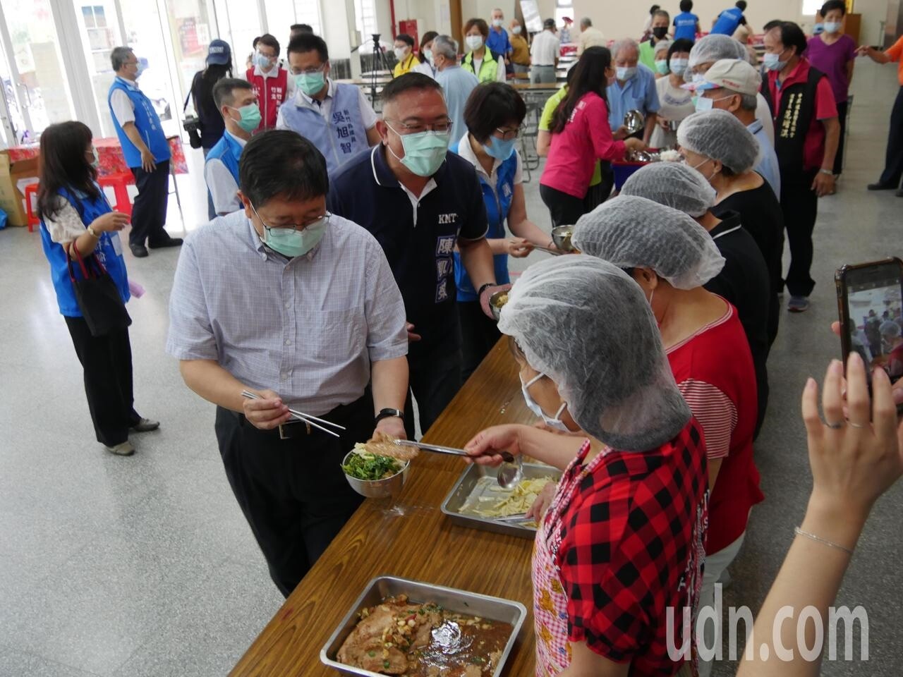 疫情趨緩，新竹縣100處社區據點，自6月1日起，恢復預防及延緩失能課程及共餐服務、健康促進等活動。記者陳斯穎／攝影