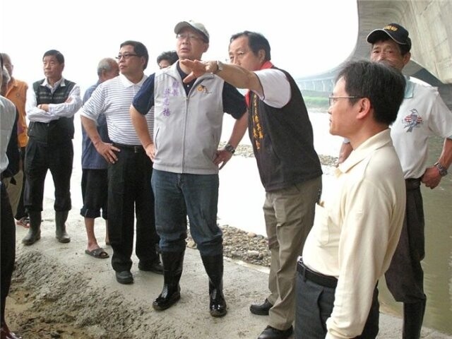 關切511豪雨水患,吳志揚前往大園鄉視察災情