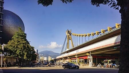 台北市府不單有東、西區門戶兩大都市計劃主軸，還將在士林核心的劍潭站與士林站兩個站點開發商場、旅館共構TOD案，推漲士林城市發展動能。圖／本報資料照片 