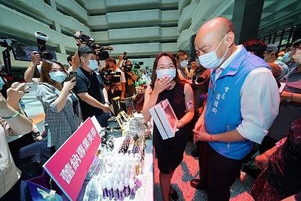 高雄好物市集體驗店開幕,虛實串連打造全新消費體驗。圖/高雄市政府經濟發展局提供