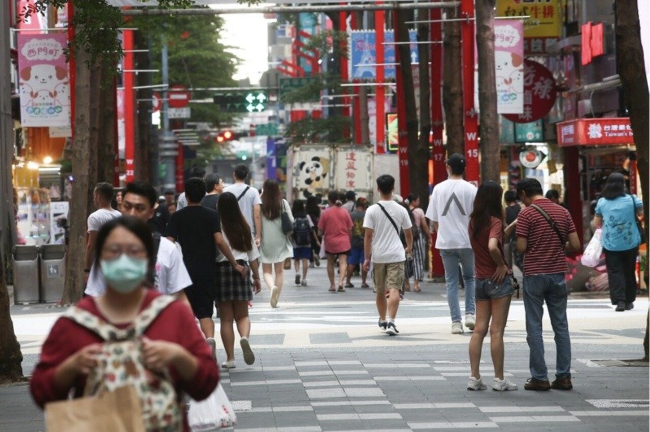 交通部長林佳龍已定調7月1日正式上路,3日下午更在內部會議中拍板定義,強調補助將不分平、假日,一周7天都可申請補助。圖/聯合報系資料照