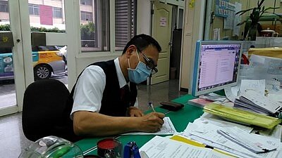 車籍設台中市的運將可到交通局據點或透過車隊與工會申請。圖／台中市政府交通局運輸管理科提供