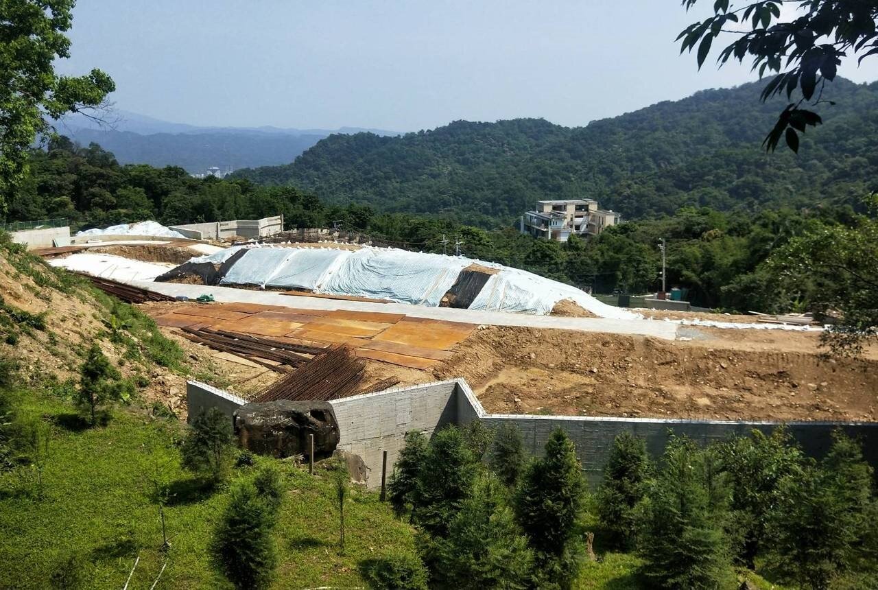 基隆七堵山區集村農舍現場。記者游明煌/攝影