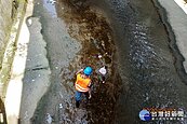 維護河川環境　基市環保局加強清理河面垃圾