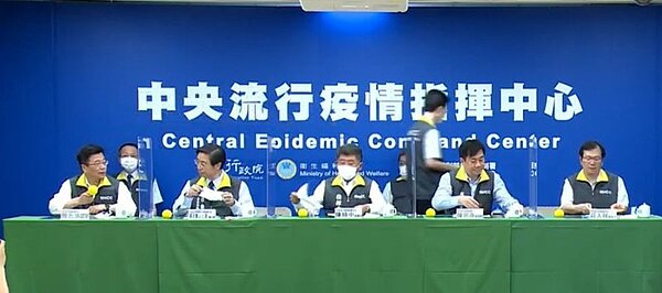 今日無新增病例,維持429人解除隔離。圖/取自衛生福利部疾病管制署直播