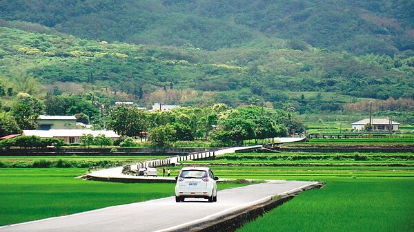 花東國旅率先復甦,但雙北卻幾乎快「一人難求」。圖為台東縣景觀。 圖/聯合報系資料照片