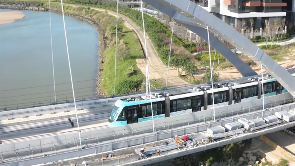 淡海輕軌藍海線列車將在6月8日至14日間展開測試。（新北捷運公司提供／許哲瑗新北傳真）