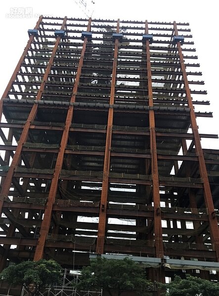 「台汽北站建案」位於台北市市民大道和承德路口。好房網News記者李彥穎攝