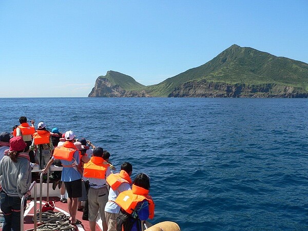 慶祝龜山島開放觀光20周年，8月1日當天只要姓名中有「龜」字的民眾可免費登島，全台掀起掀起一陣「尋龜熱」。圖／東北角暨宜蘭海岸國家風景區管理處