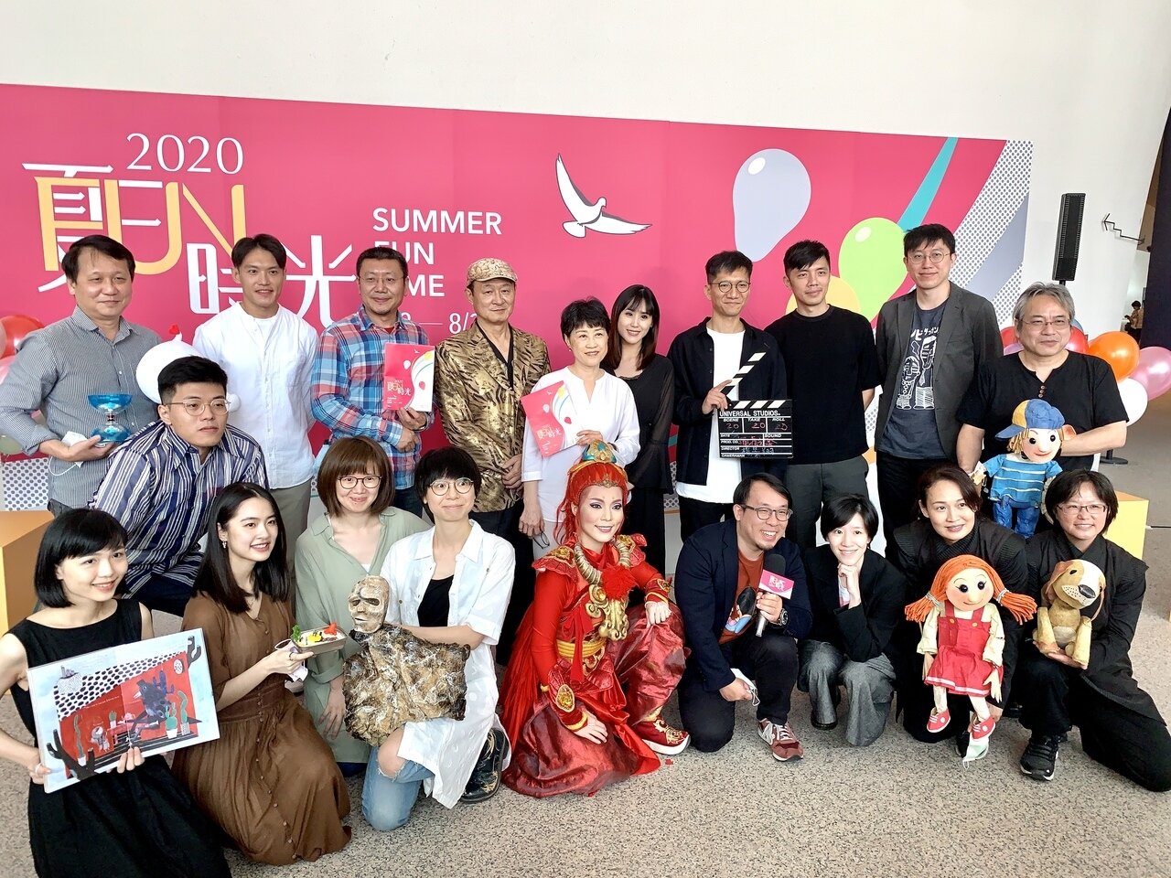 中、彰、投3縣市昨天也宣布各項解封措施，台中國家歌劇院入館不再強制戴口罩，不過，觀眾看表演仍要量體溫、戴口罩。記者喻文玟／攝影