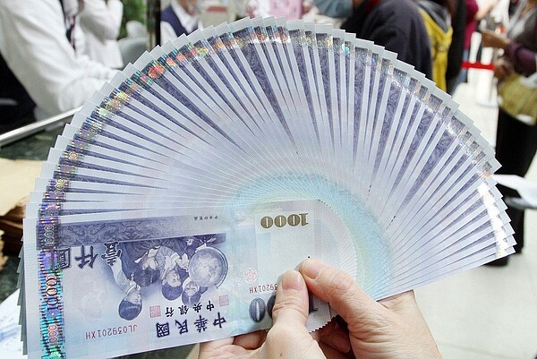 新北市劉姓老翁誤信不肖分子謊言,以為加碼再轉手變賣靈骨塔位就能輕鬆獲利130萬元。示意圖/本報資料照片